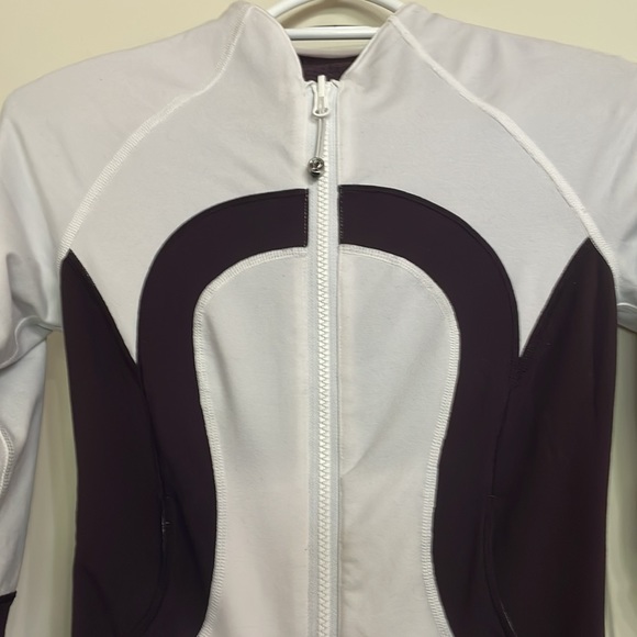 Lululemon Find your Bliss reversible jacket. - Picture 8 of 9